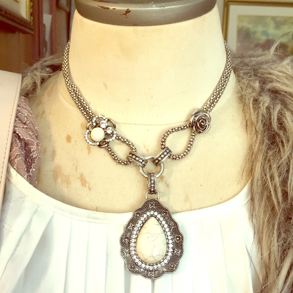 💕Beautiful Statement Jewelry Set - Picture 7 of 8